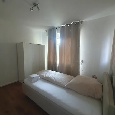 Privatzimmer Im Schlesischen Viertel - Nahe Uniklinik Mayence Extérieur photo